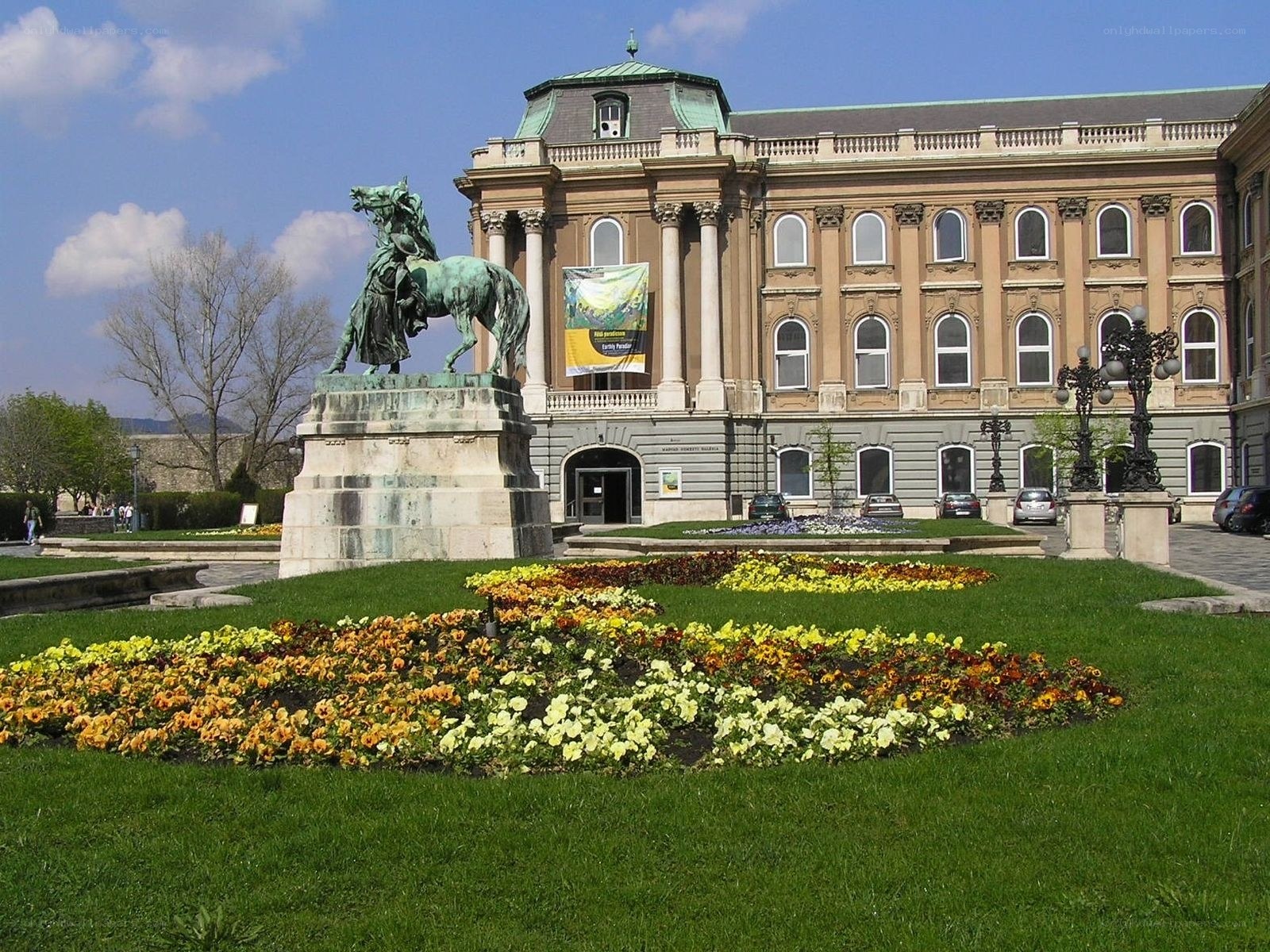 Statue in front of museum
