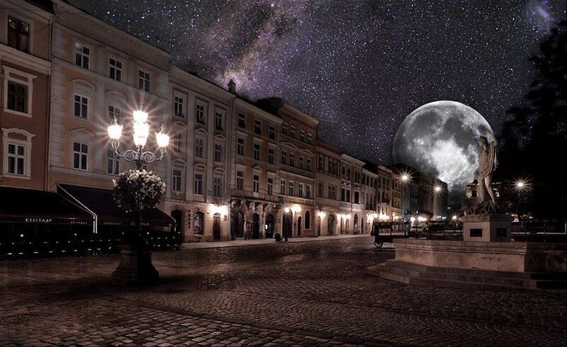 Statue in Town Square — Black