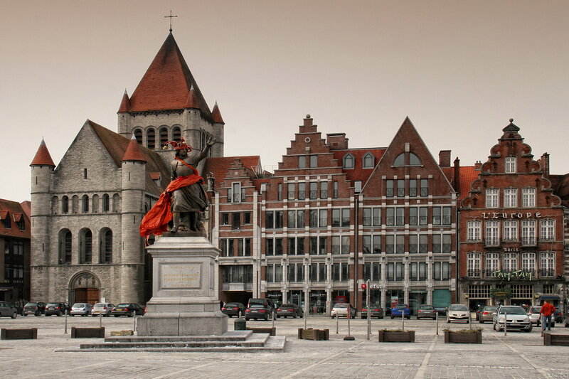 Statue in Town Square — Gray, Dramatic