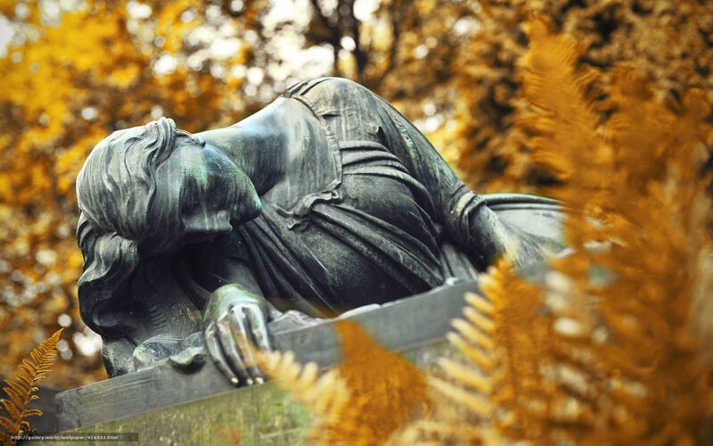 Statue of a grieving woman