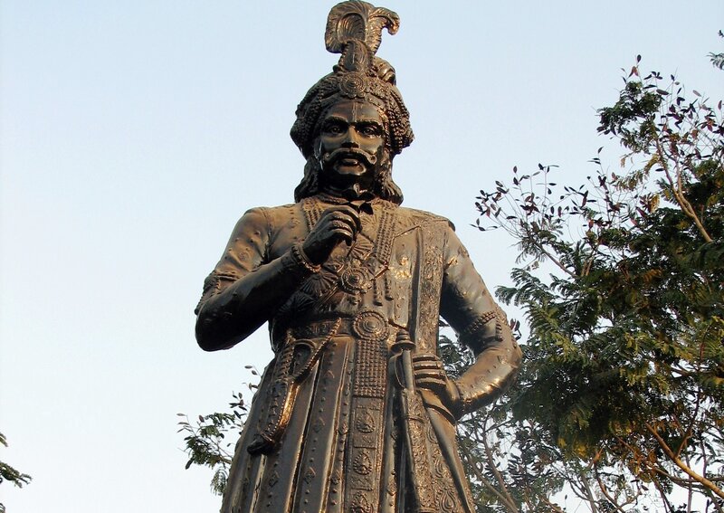statue of a historical figure