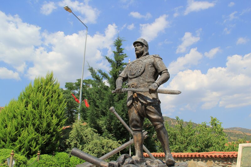 statue of a knight in armor