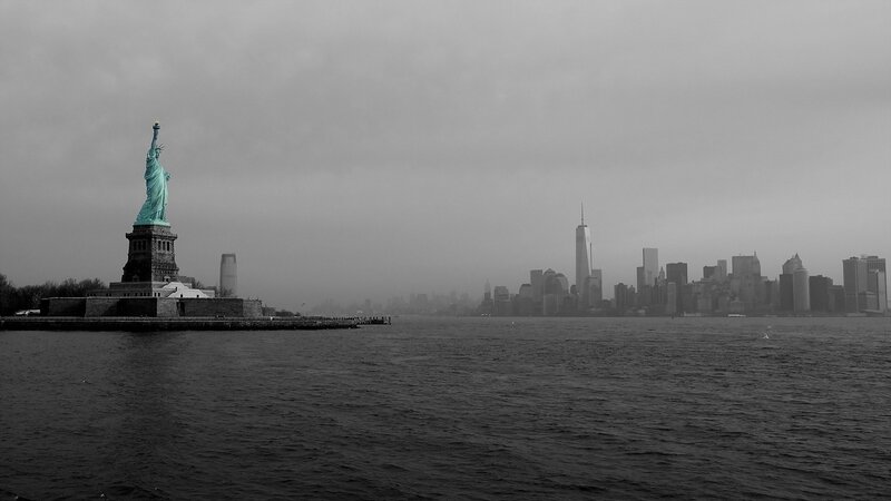Statue of Liberty and Skyline — Black