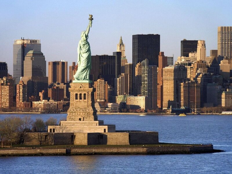 Statue of Liberty — Green, Serene