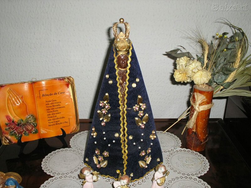 Statue of Our Lady of the Rosary