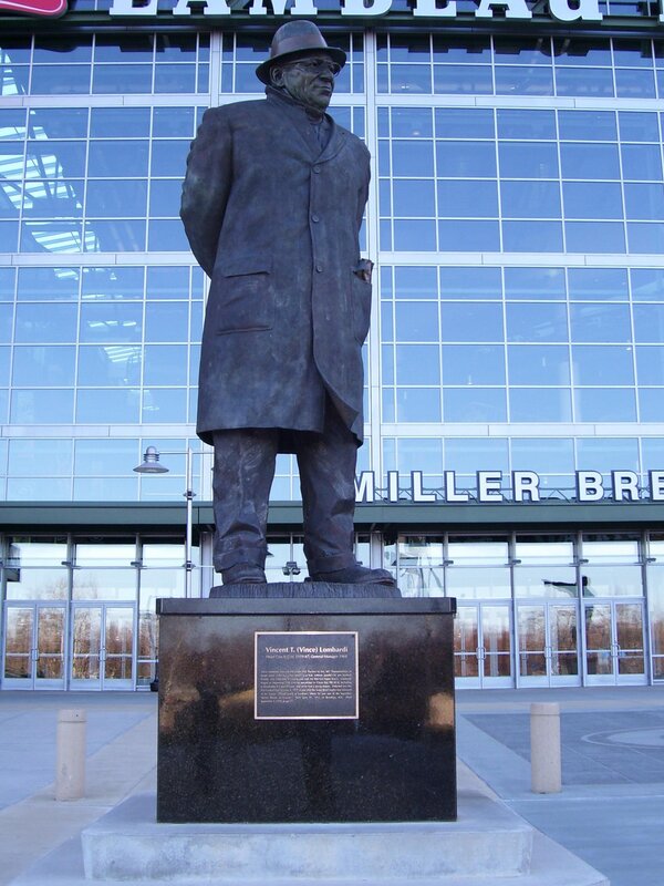 statue of vincent lombardi
