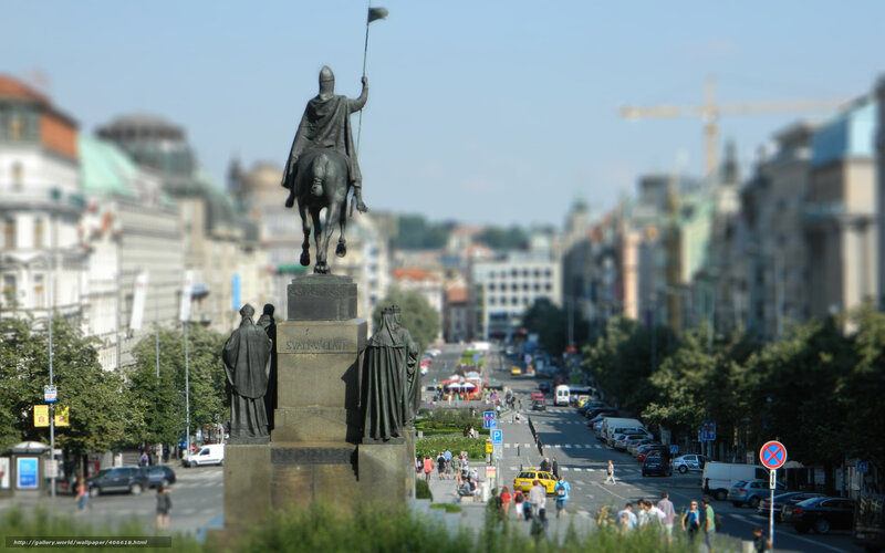Statue on a city street