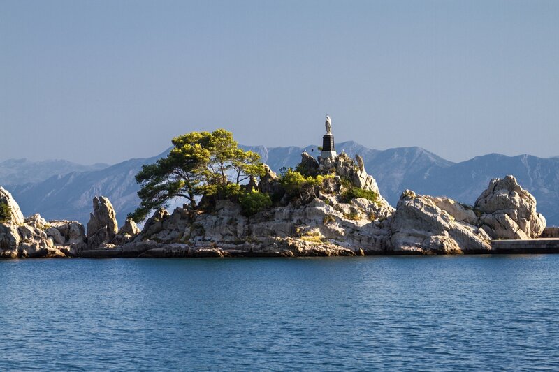 Statue on Rocky Island