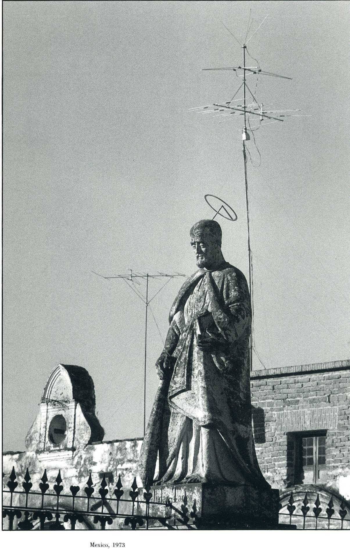 Statue with antenna in Mexico