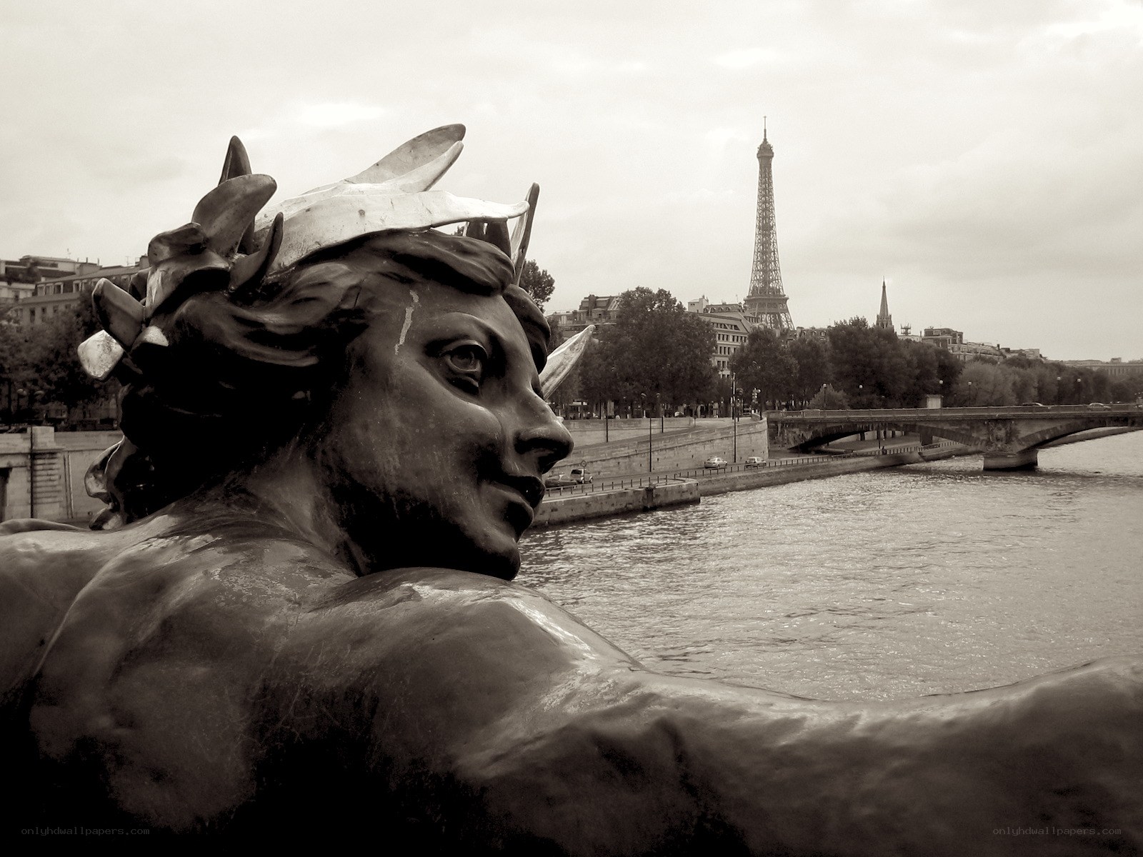 Statue with Eiffel Tower view