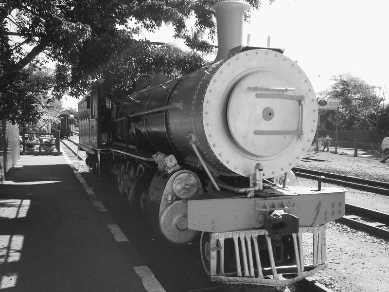 Steam Locomotive on Tracks — Black, Calm