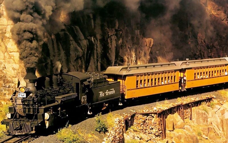 Steam Train in Canyon — Black