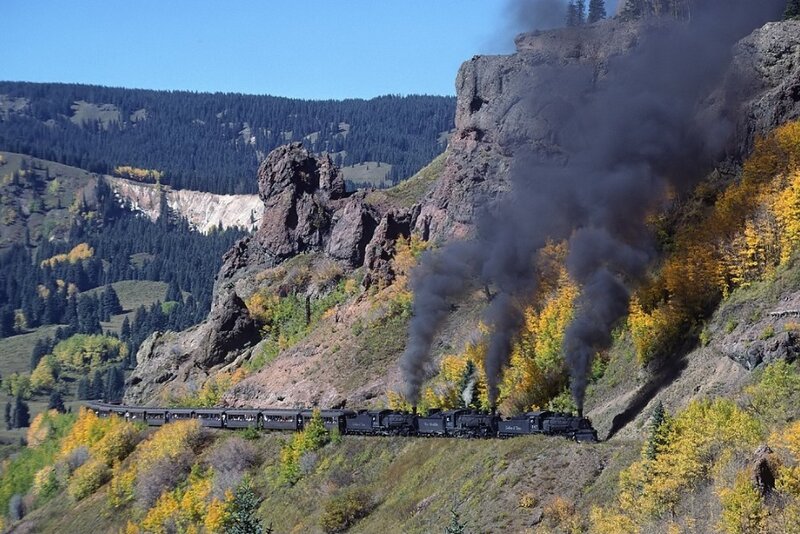 Steam Train in Canyon — Green