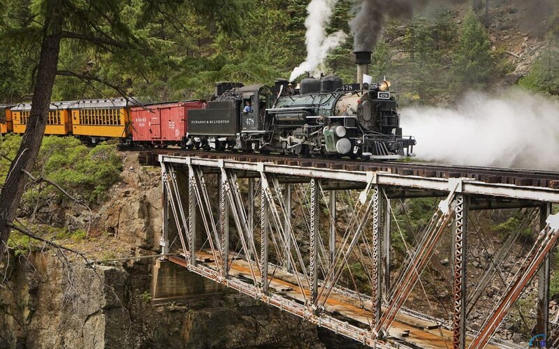 Steam Train on Bridge — Green, Dramatic