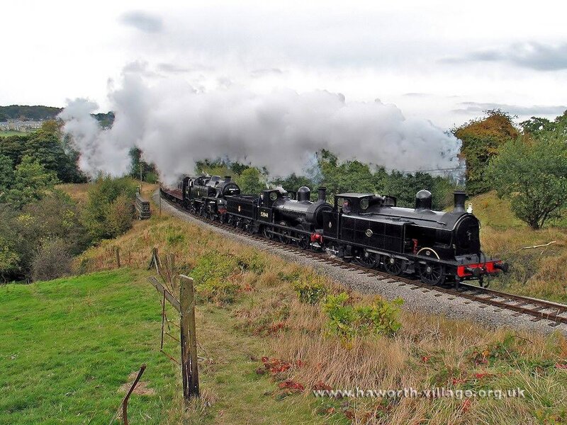 Steam Train on Hill — Green
