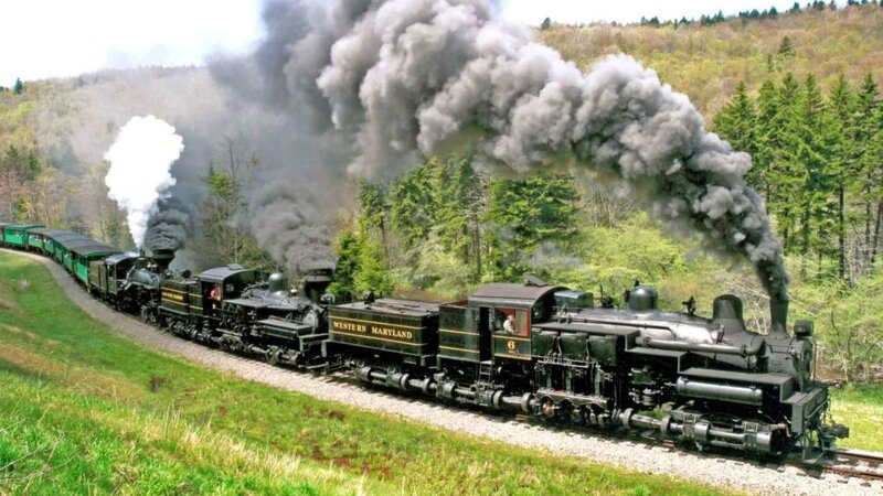 Steam Train on Track — Green, Dramatic