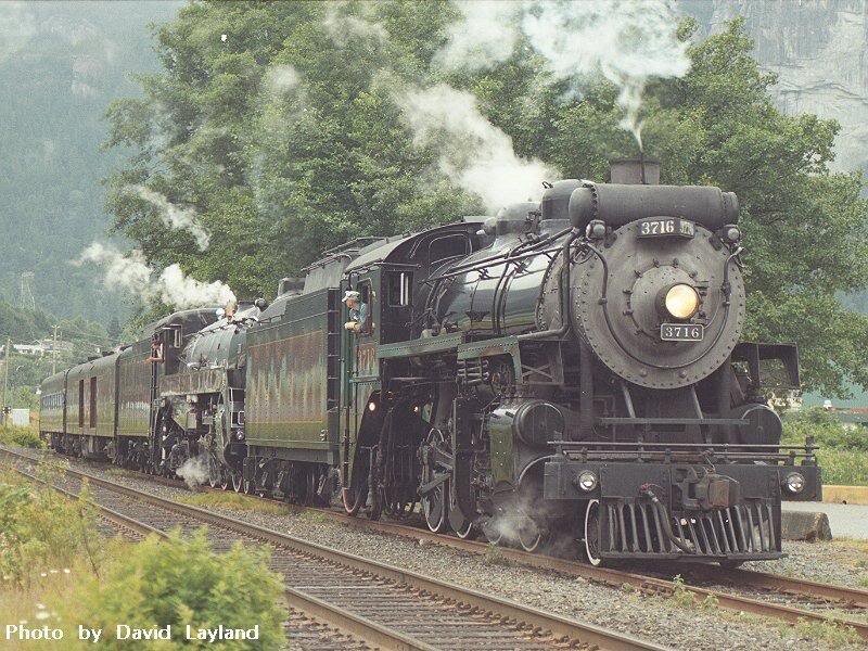 Steam Train on Tracks — Green, Serene