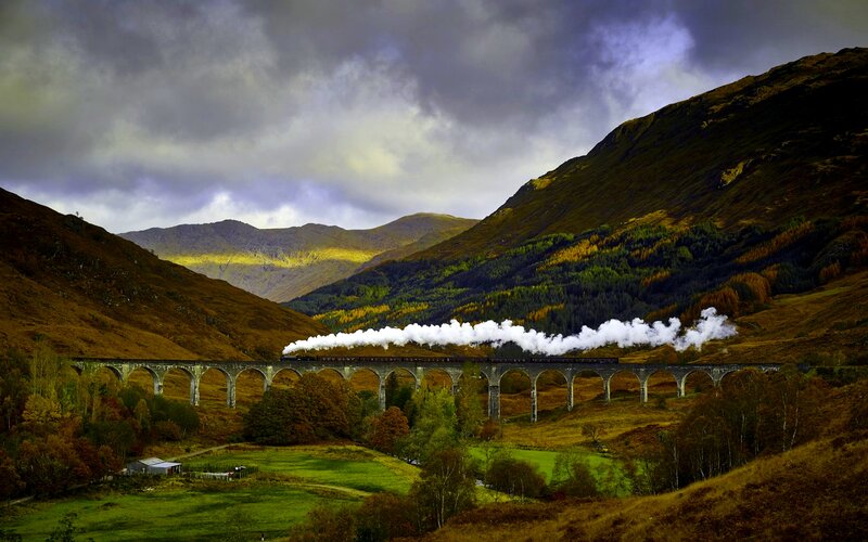 Steam Train on Viaduct — Green