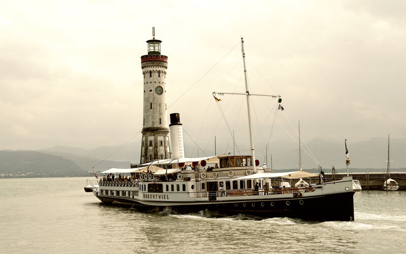 Steamboat on Lake