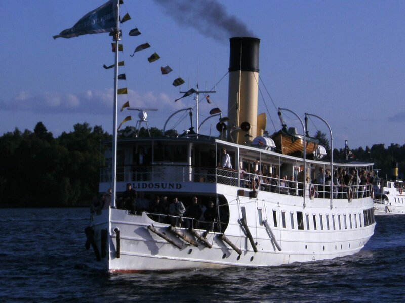 Steamboat on Water — White, Serene