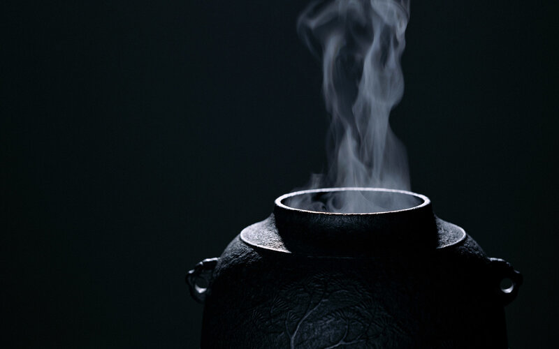 Steaming Ceramic Pot — Black