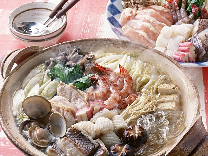 steaming seafood hot pot