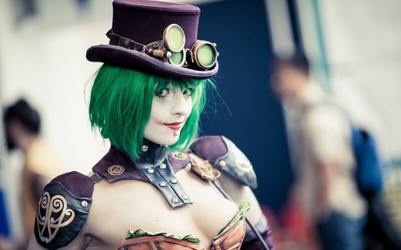 steampunk cosplayer with green hair