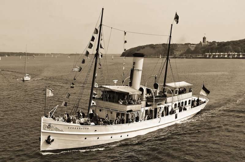 Steamship Schaarnhorn on the water