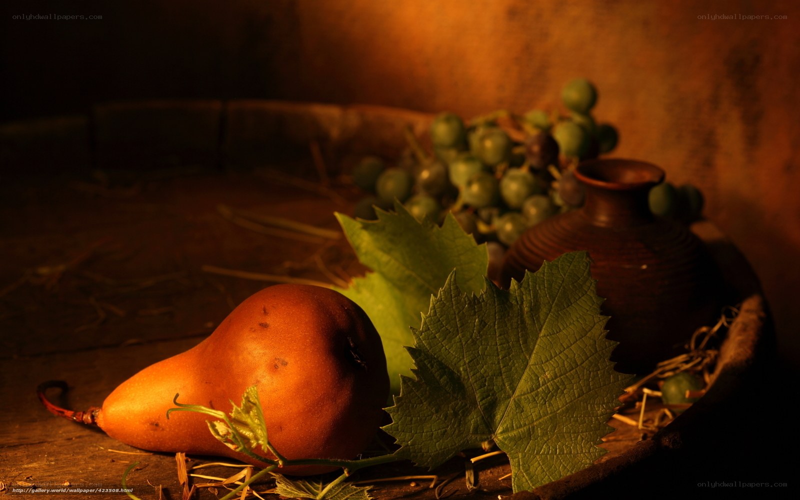 Still life with pear and grapes