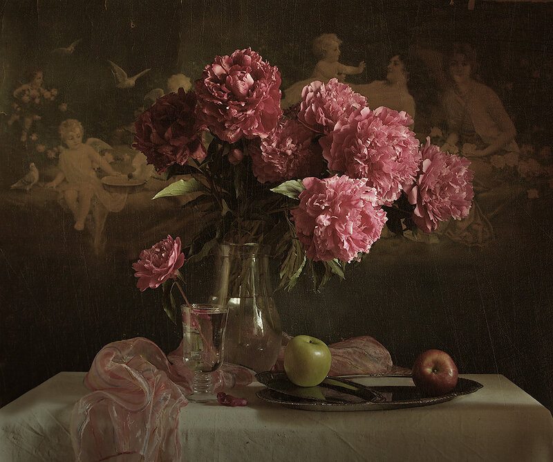 Still life with peonies and apples