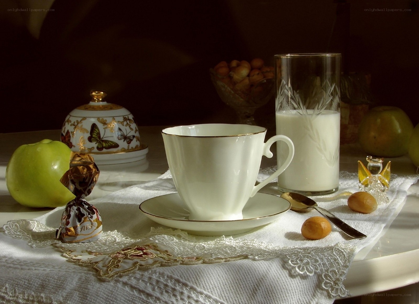 Still life with tea and fruit