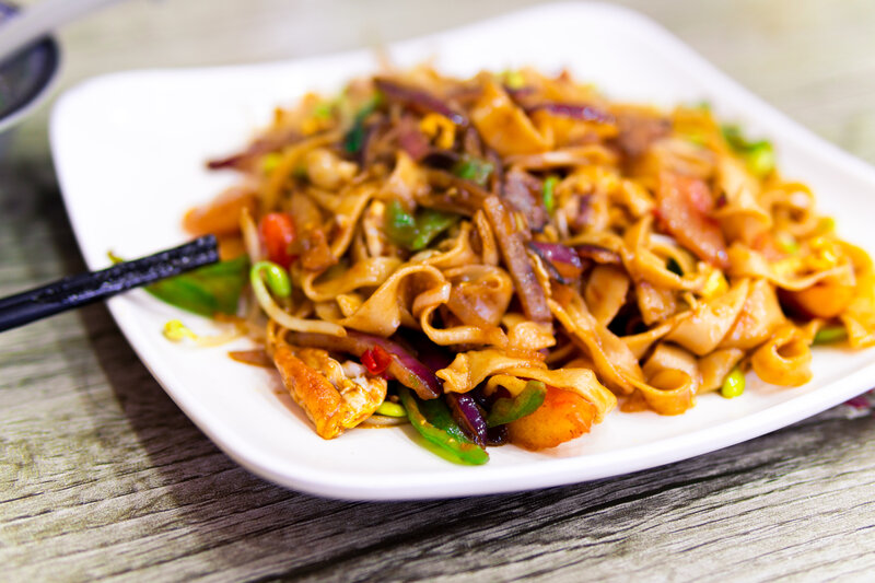 Stir-fried Noodles with Vegetables — Brown