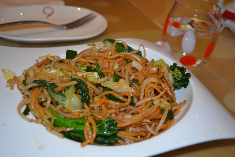 Stir-fried Noodles with Vegetables — White