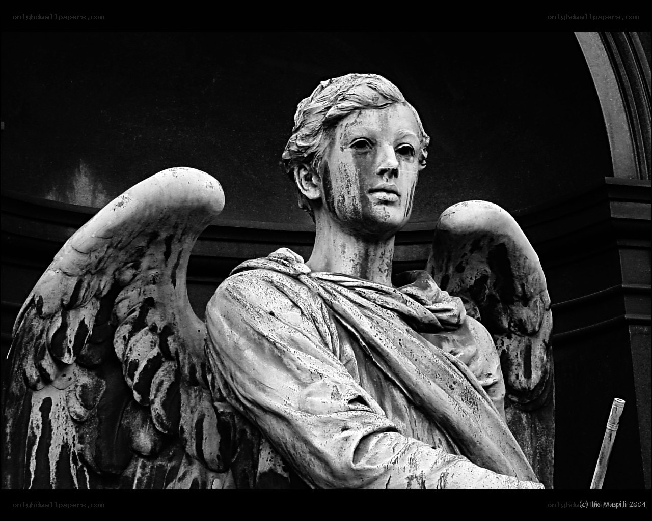 stone angel statue