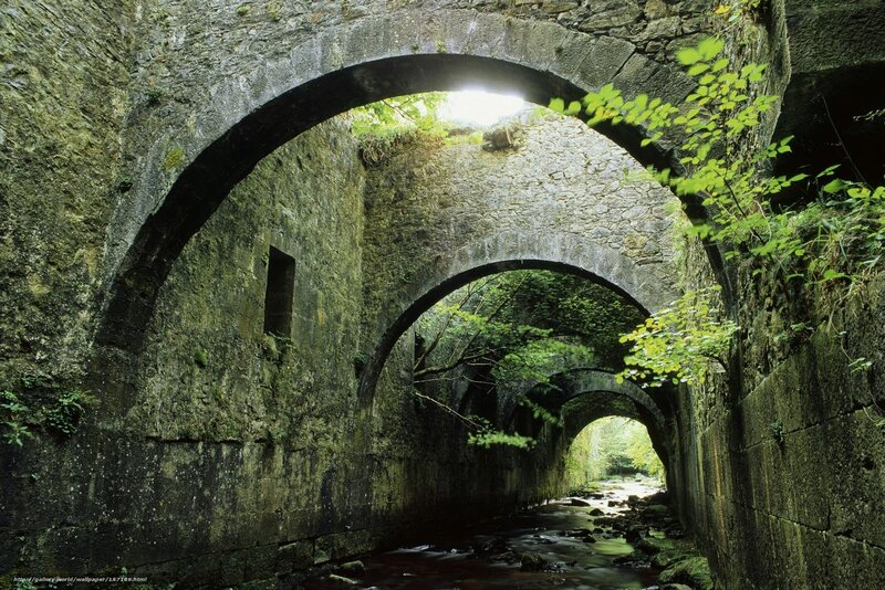 Stone Arch Bridge Tunnel — Green