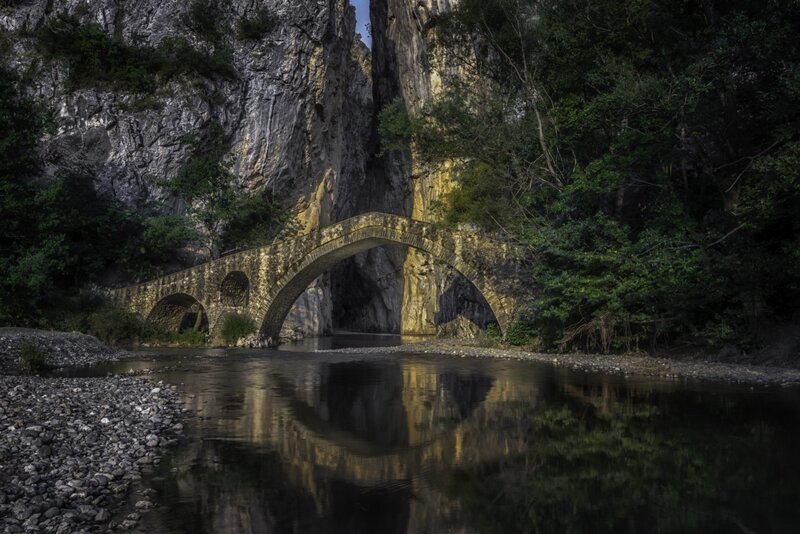Stone Bridge in Canyon — Gray, Serene