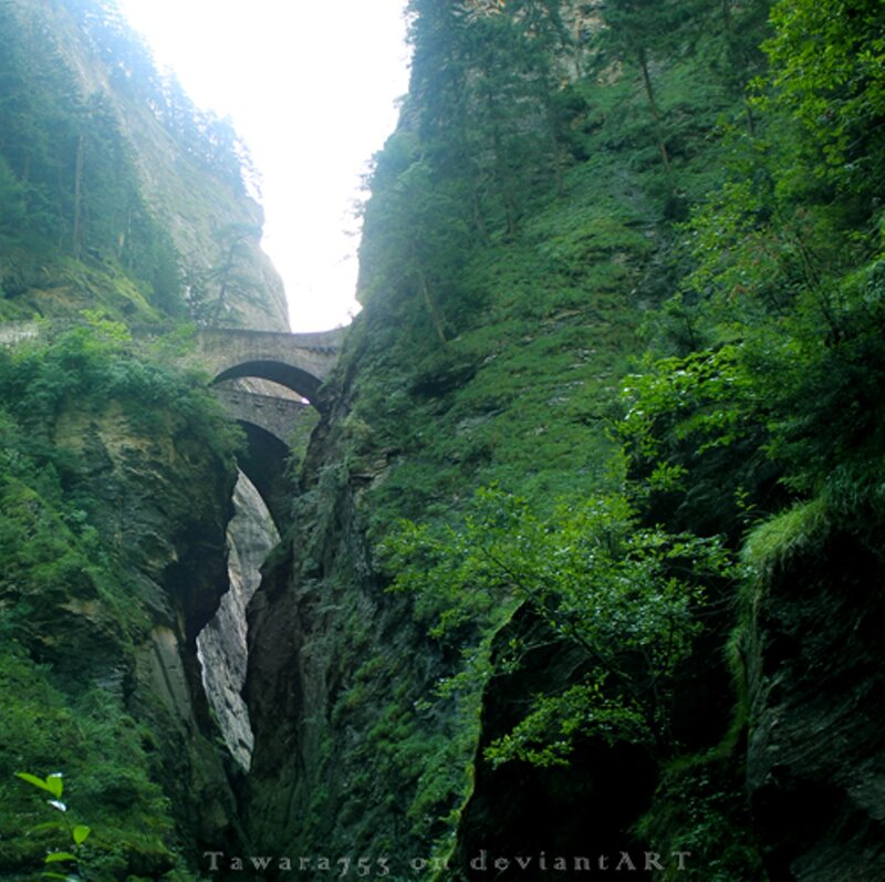 Stone Bridge in Canyon — Green