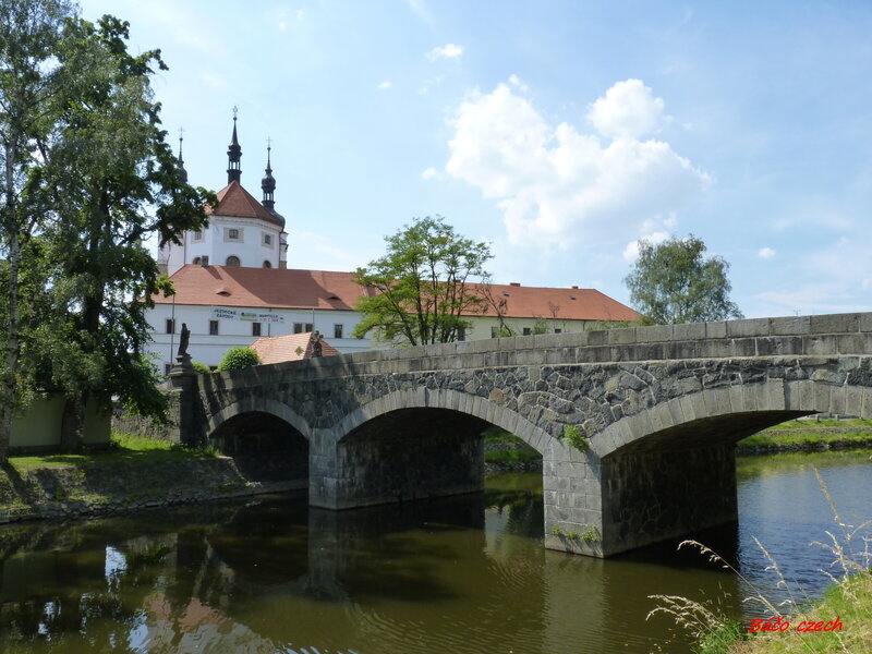 Stone Bridge over River — Gray, Serene