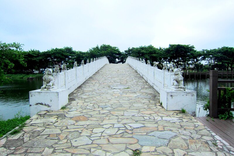 Stone Bridge with Lion Statues — White