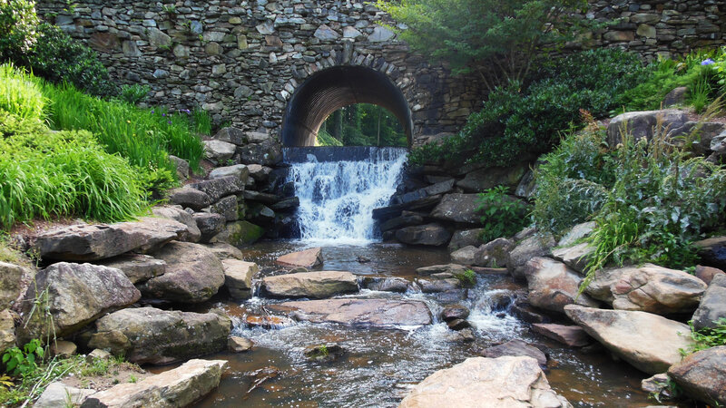 Stone Bridge with Waterfall — Green