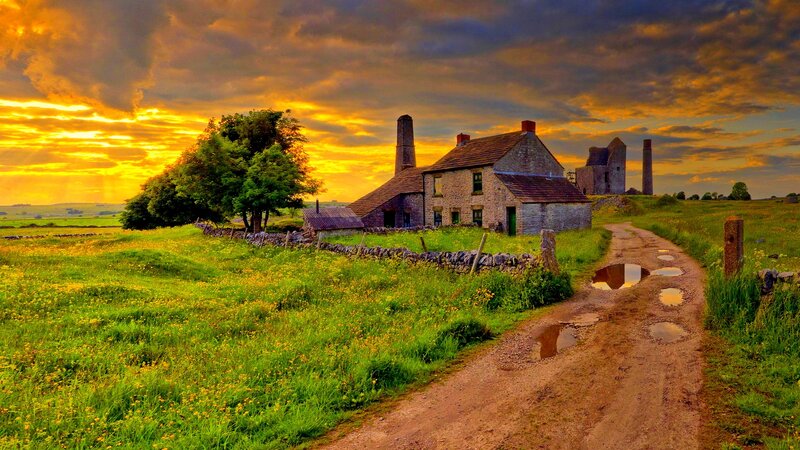 Stone Cottage at Sunset — Green