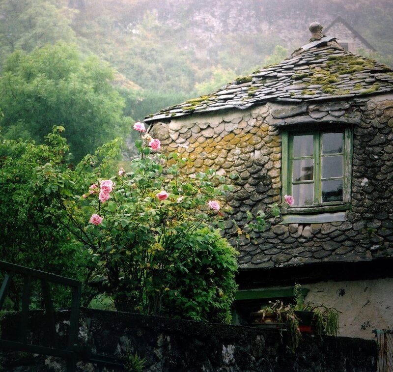 Stone Cottage with Roses — Green