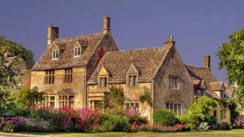 Stone House with Garden — Brown