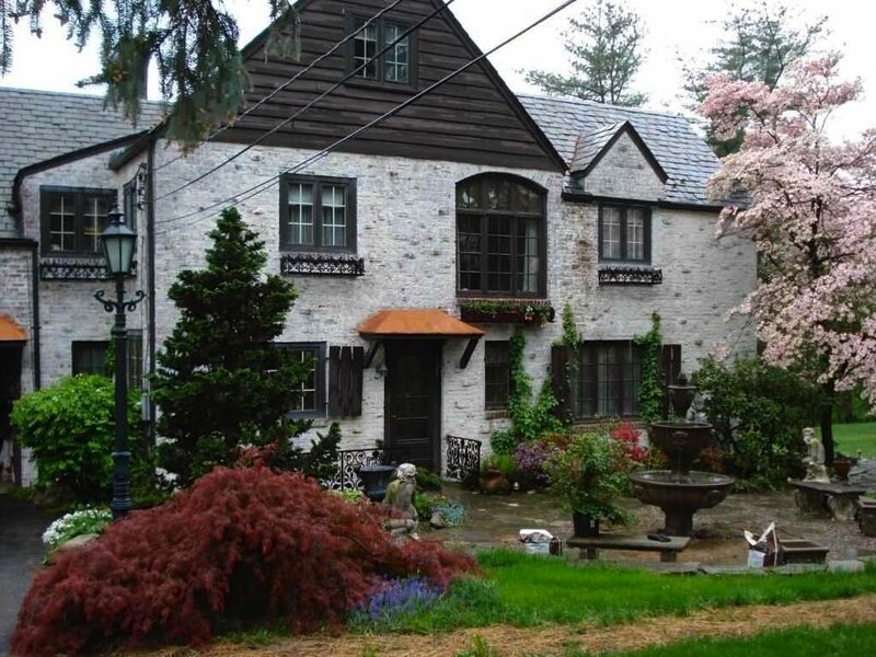 Stone House with Garden — White