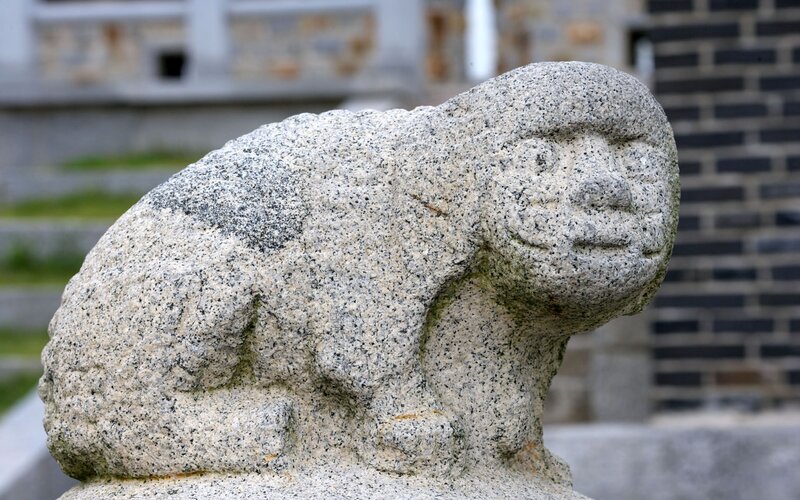 stone lion statue