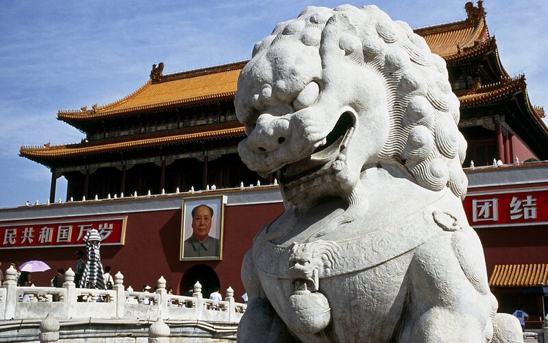 Stone Lion Statue — White