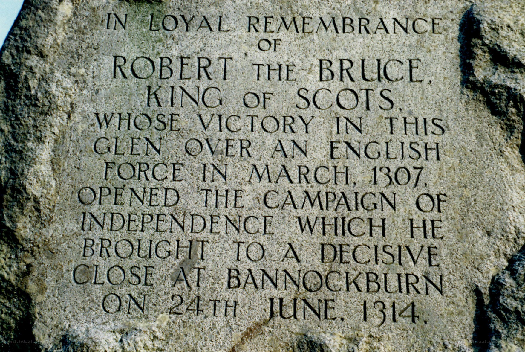 stone monument to robert the bruce