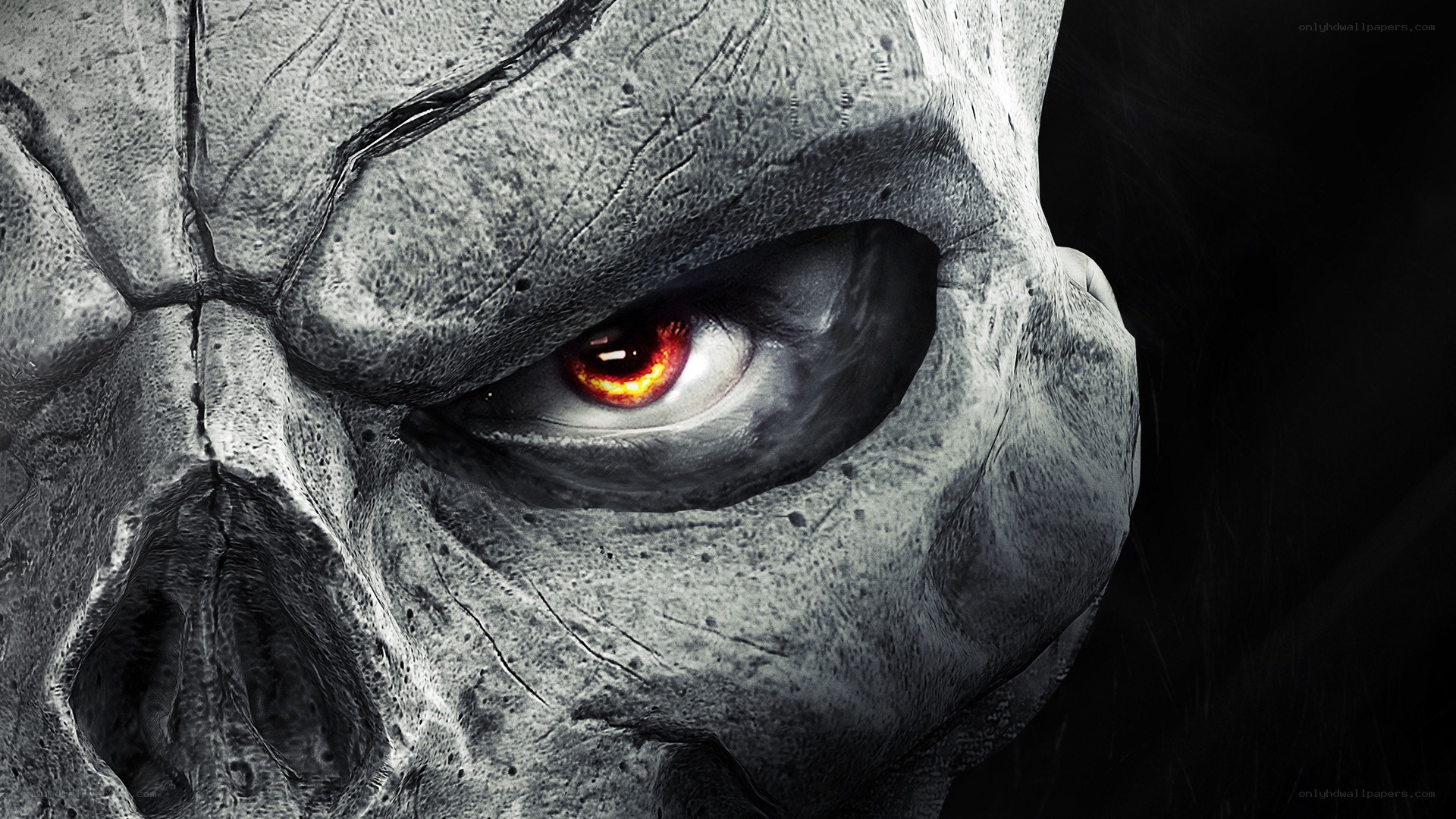 stone-skull with glowing eye