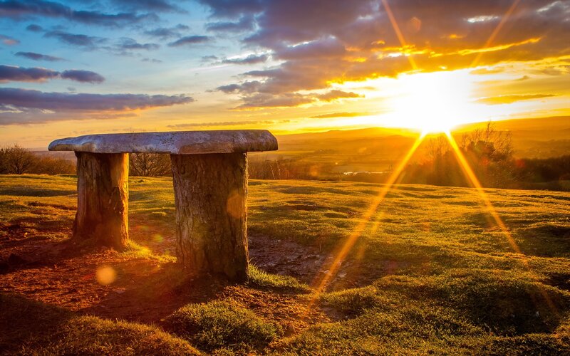 Stone Table on Hill — Gold, Dramatic