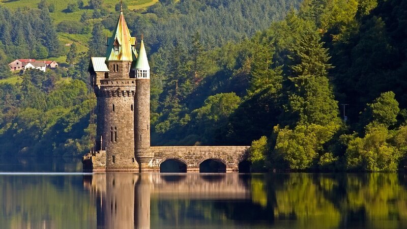 Stone Tower on Lake — Green